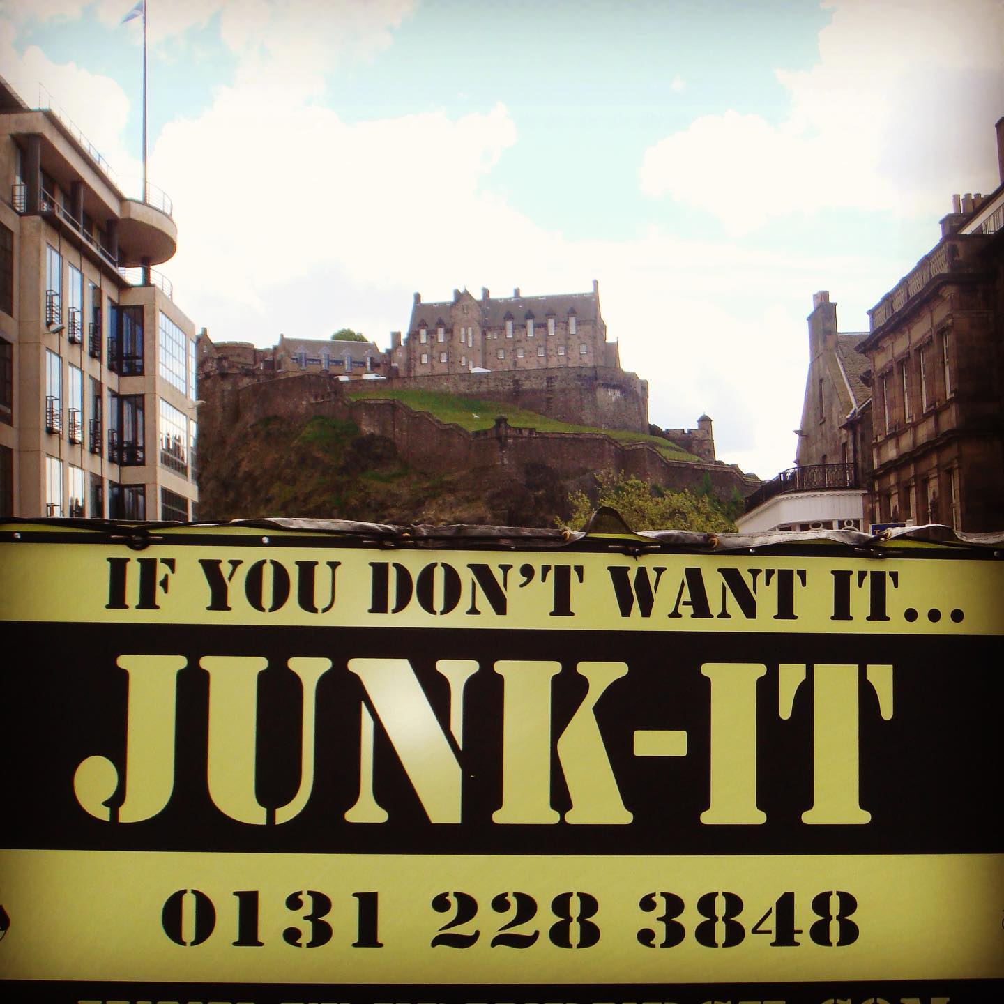 Junk-It Truck Edinburgh Castle